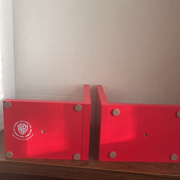 NWOT Warner Brothers Looney Tunes bookends. Bugs, Taz, Tweety & Sylvester. NW… - Picture 6 of 11